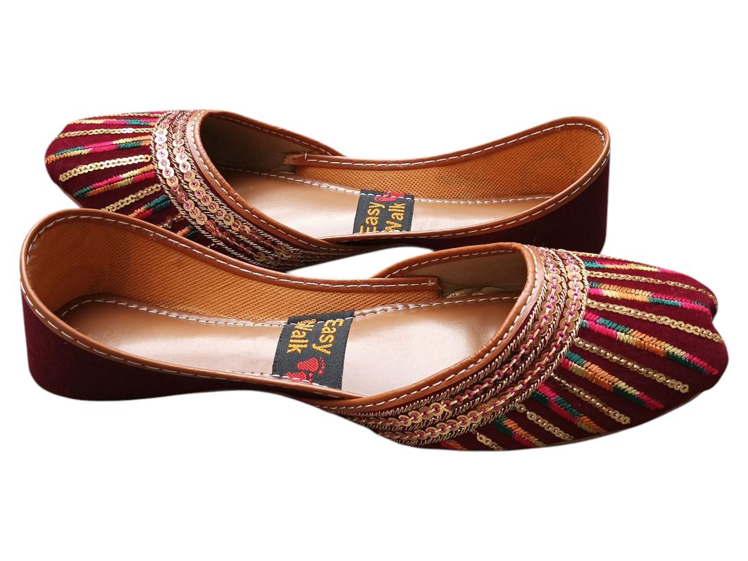 Women's Velvet Embroidered Khussa