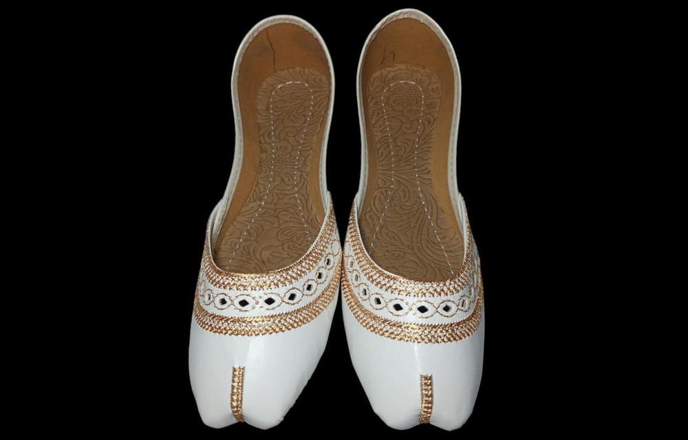 Women's White Fancy Embroidered Khussa