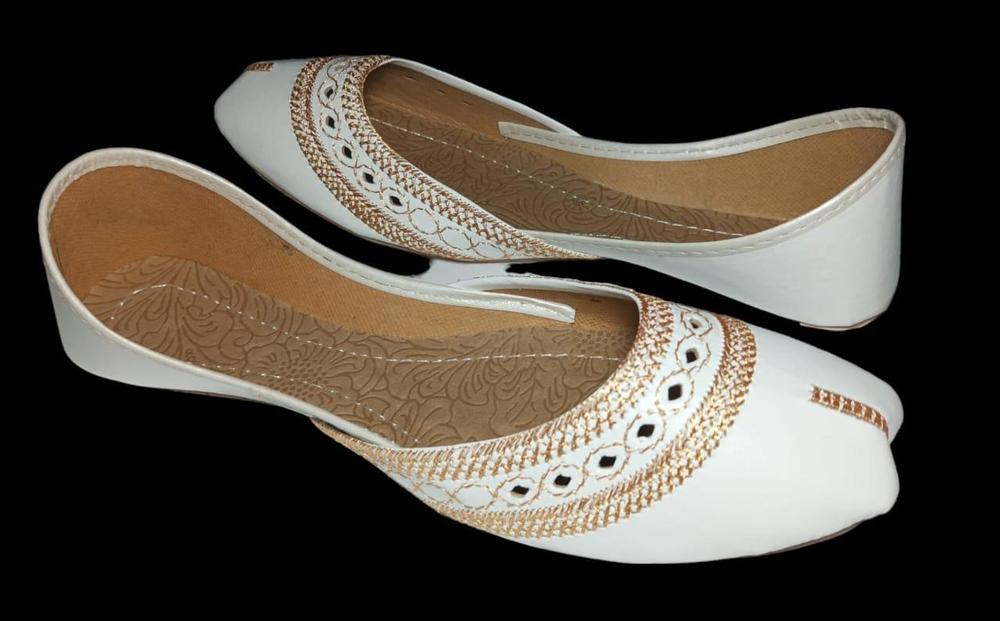 Women's White Fancy Embroidered Khussa