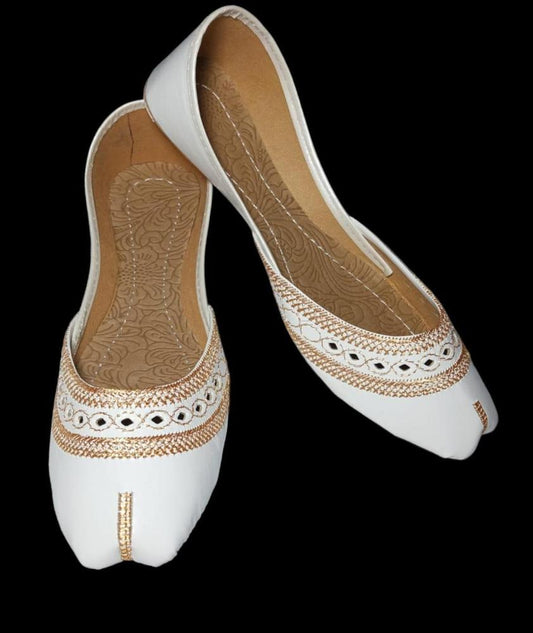 Women's White Fancy Embroidered Khussa